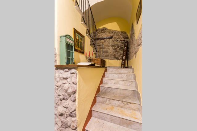 Madalen Guest House بوسا المظهر الخارجي الصورة