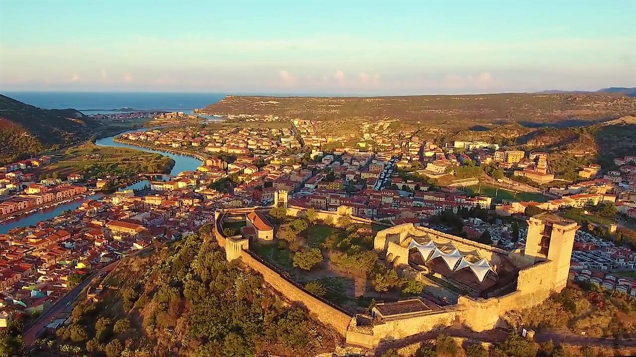 Madalen Guest House بوسا المظهر الخارجي الصورة