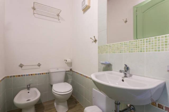 Madalen Guest House بوسا المظهر الخارجي الصورة